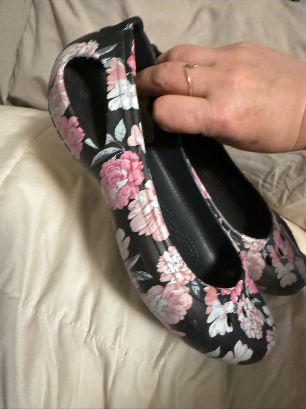 CROCS KADEE PURPLE SEASONAL PRINTED Women’s Floral Ballet Flat Slip-On - Picture 6 of 7
